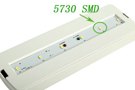 Luz de emergência de LED recarregável personalizada com bateria de backup Shopping Mall Hotel L116M-A1
